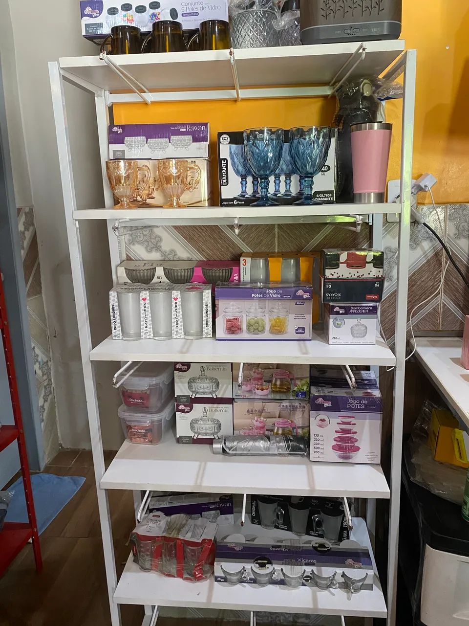 Vendo uma lojinha completa para quem quer abrir o seu próprio negócio - Foto 3