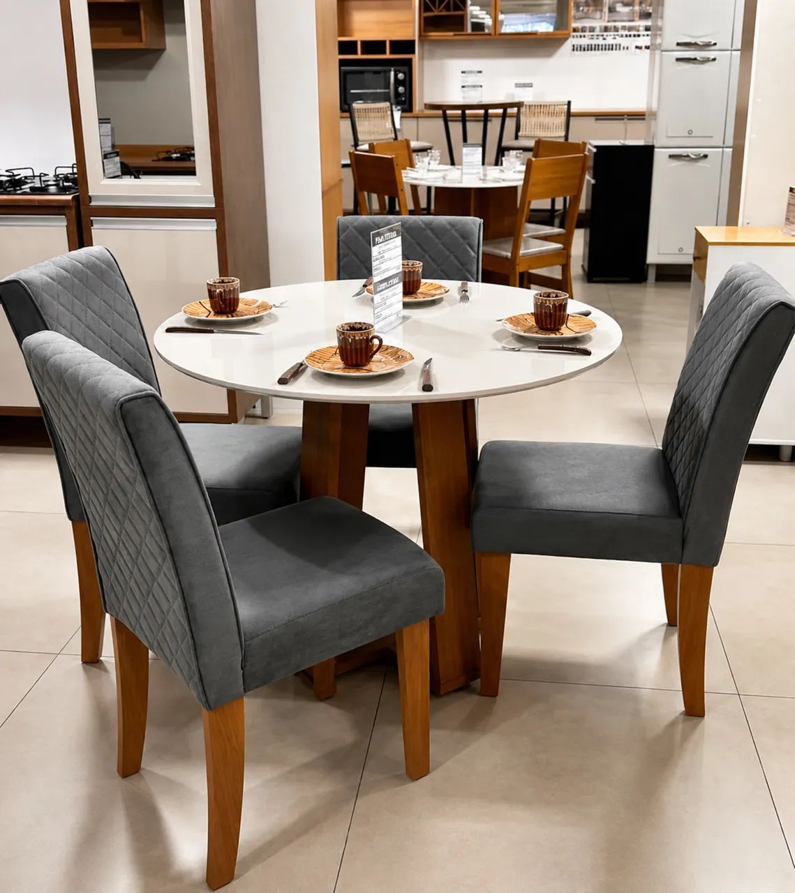 MESA DE JANTAR REDONDA COM 4 CADEIRAS - 1.00x1.00