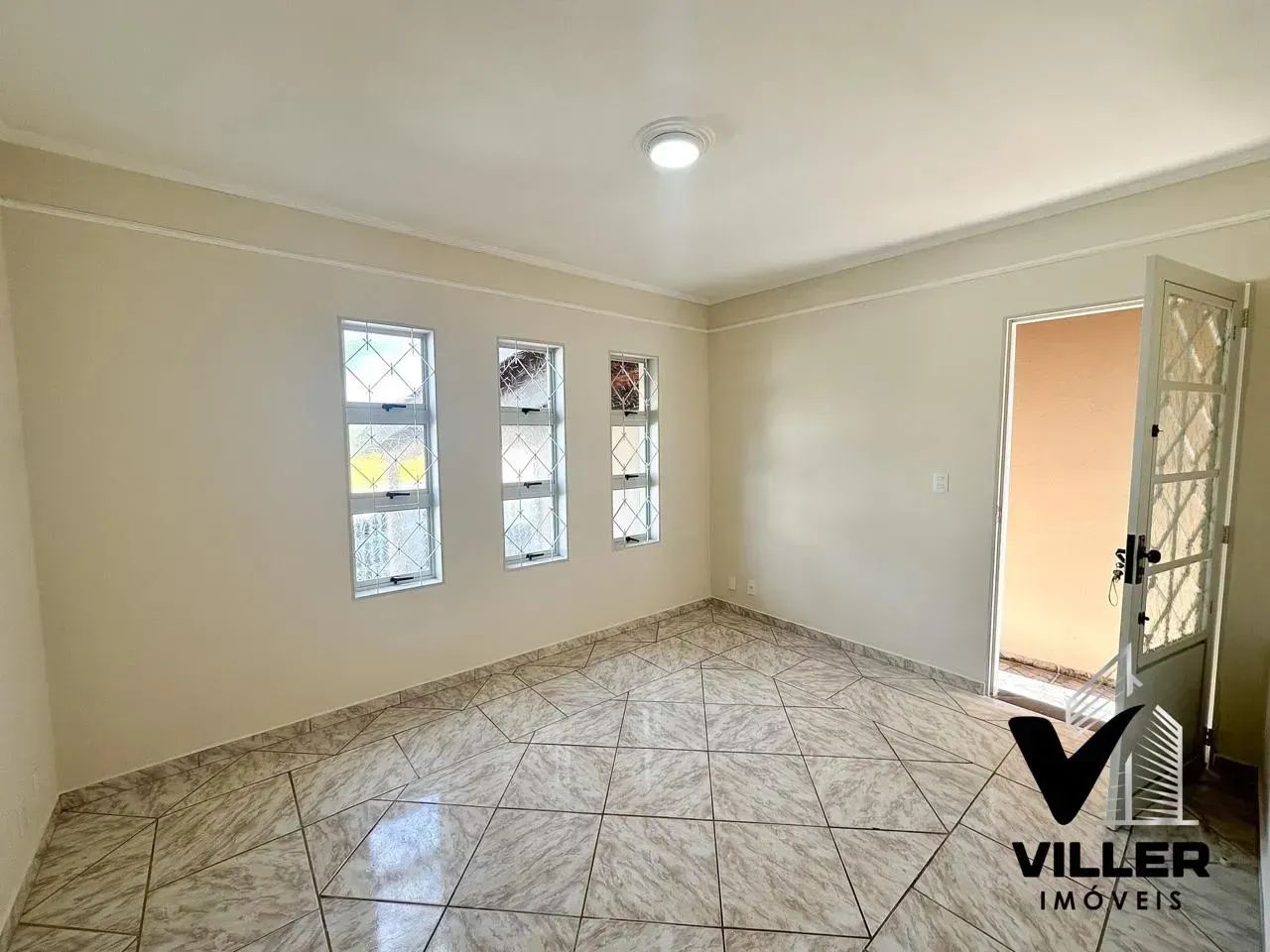 Casa Proxima ao Centro Excelente Oportunidade - Foto 2