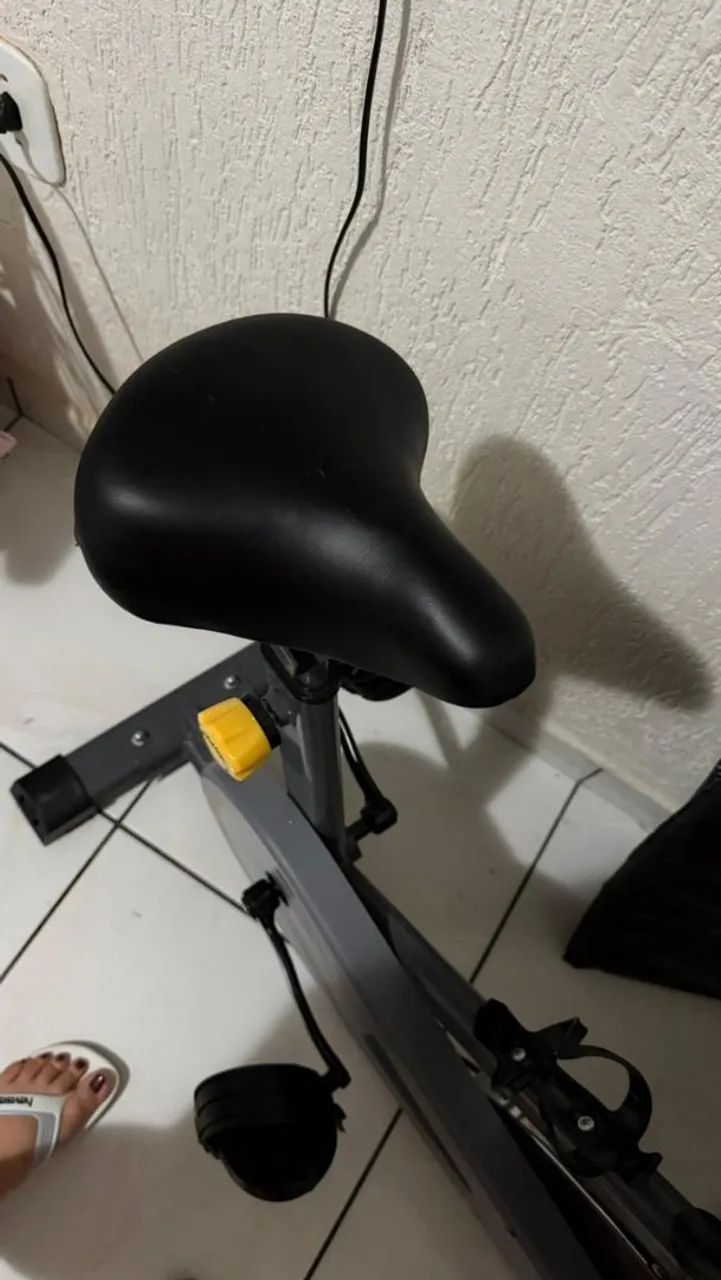Vendo bicicleta ergométrica zero  - Foto 4