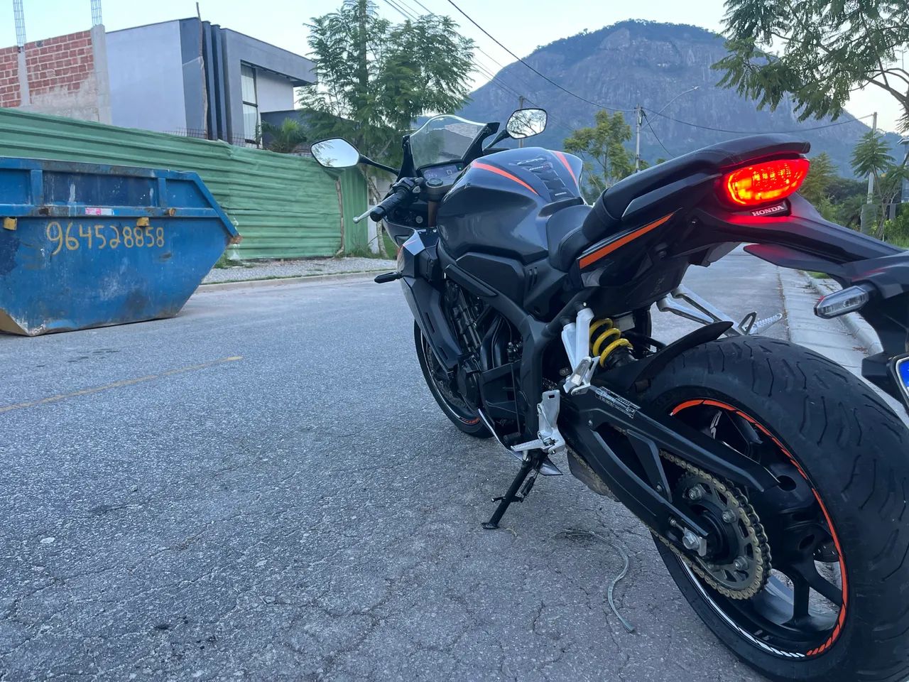 CBR 650 R - Foto 4