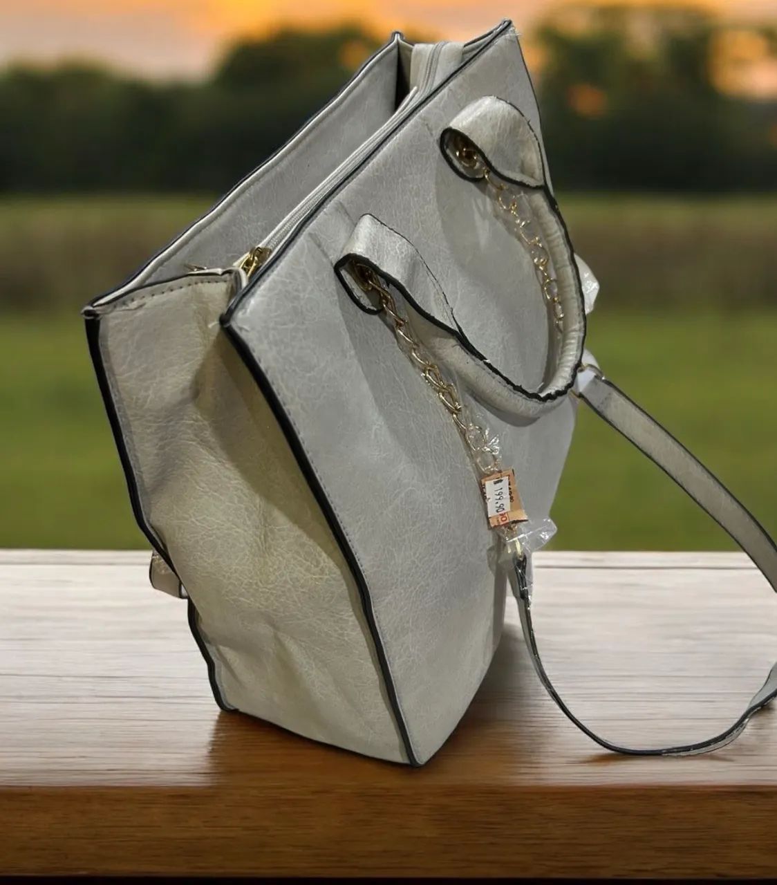 Bolsa nova feminina branca - estilo e versatilidade - Foto 4