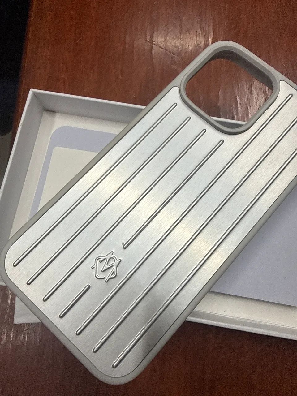Capinha iPhone 16 Pro Max RIMOWA