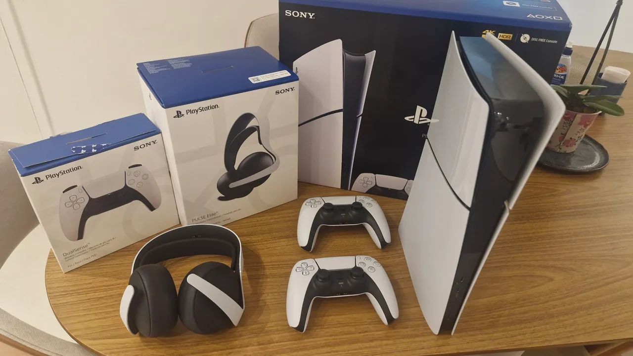 Playstation 5 + fone Sony pulse Elite + 2 controles  - Foto 4