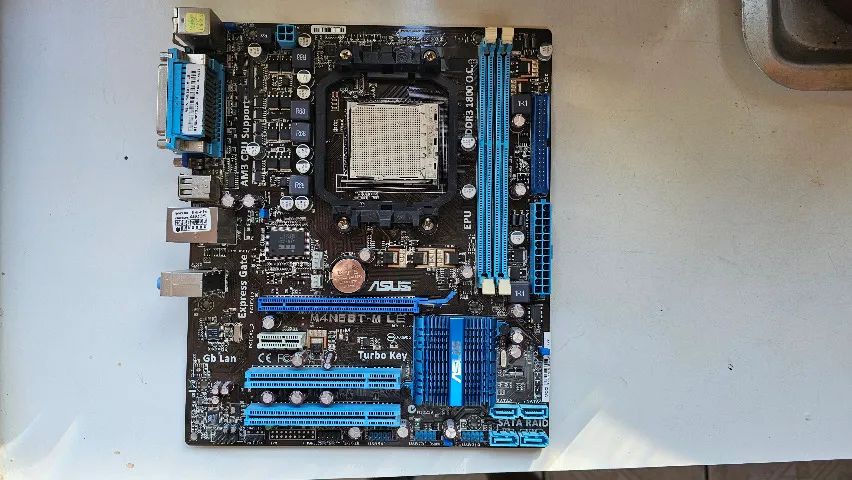 Placa-mãe ASUS M4N68T - Usada - Foto 5
