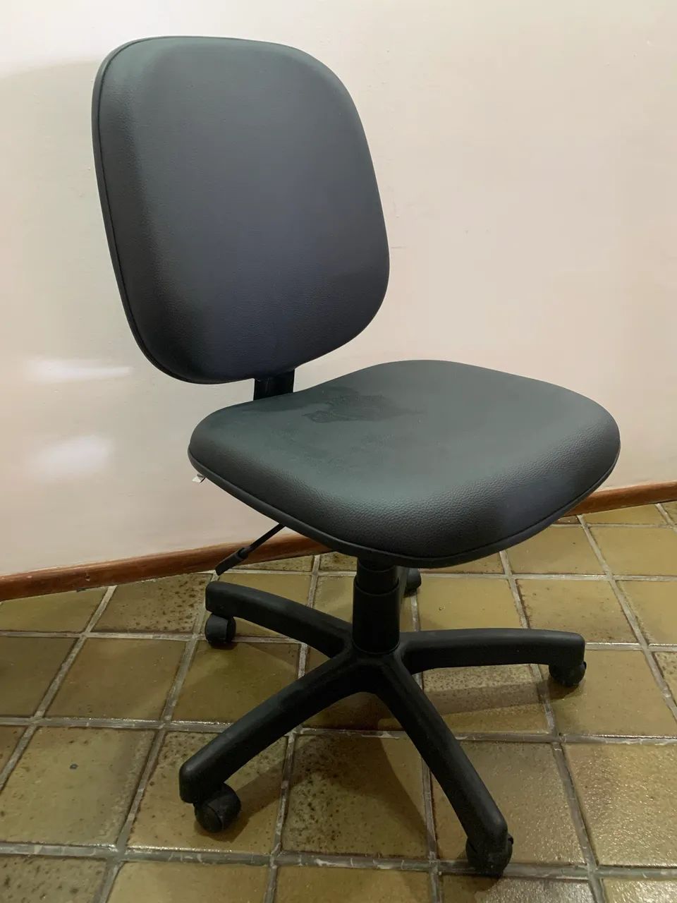 Cadeira sem braços giratoria para escritório  - Foto 3