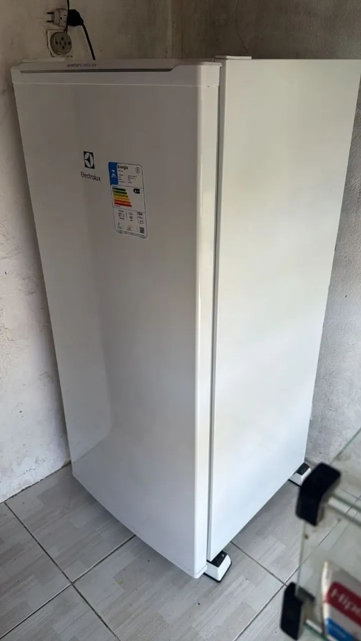 Vende-se freezer Eletrolux vertical - Foto 3