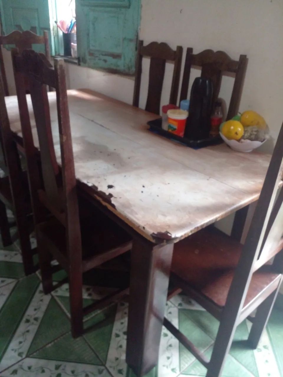 Mesa de madeira com 6cadeiras  - Foto 2