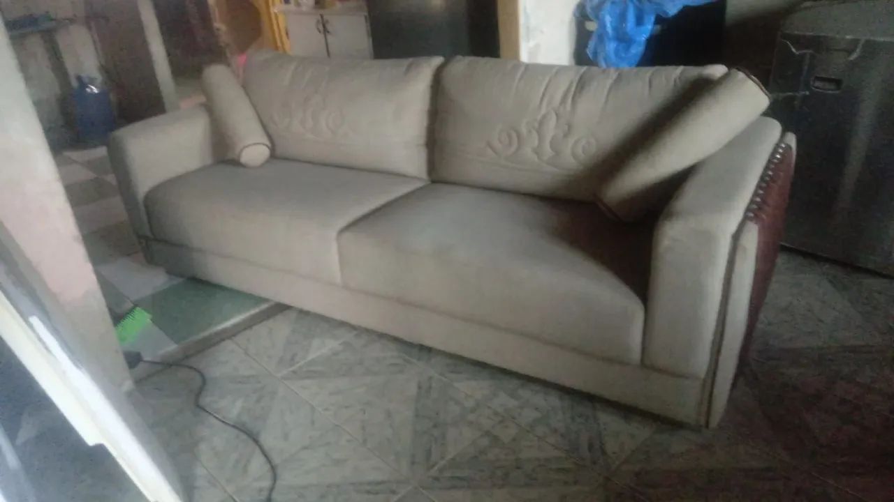 BELO SOFÁ CONSERVADO - Foto 4