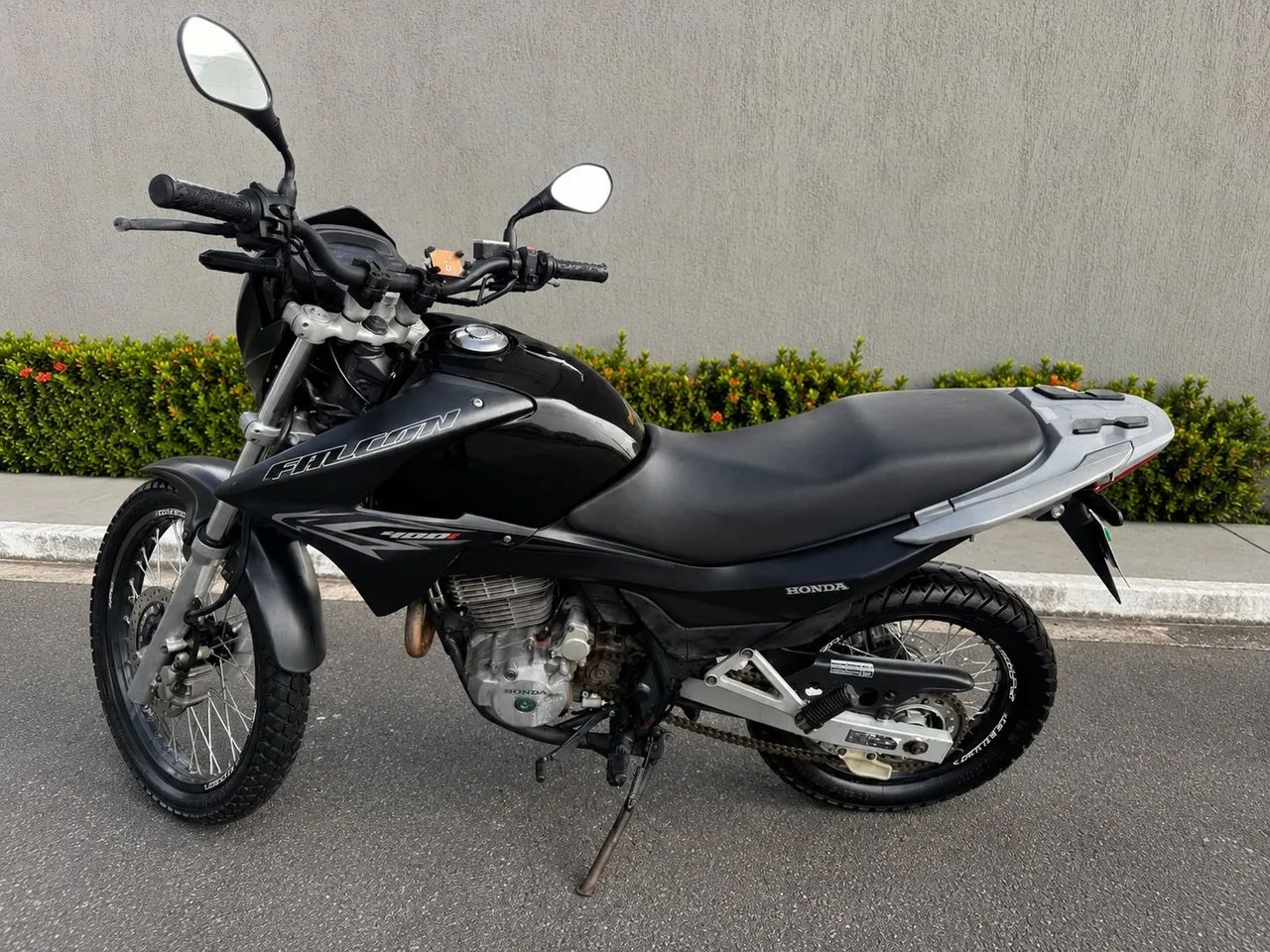 Falcon 400i 2013