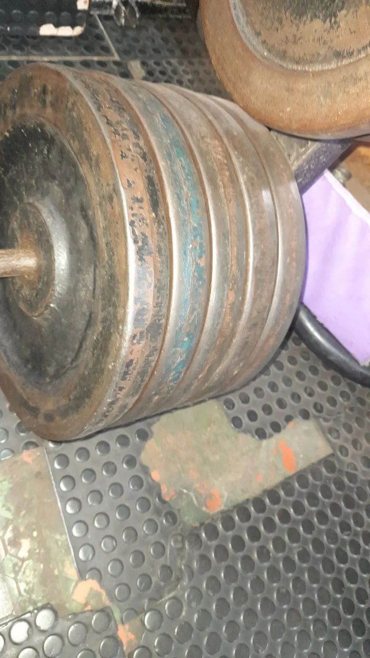 Anilhas de 15  e 20 kilos, de ferro. 