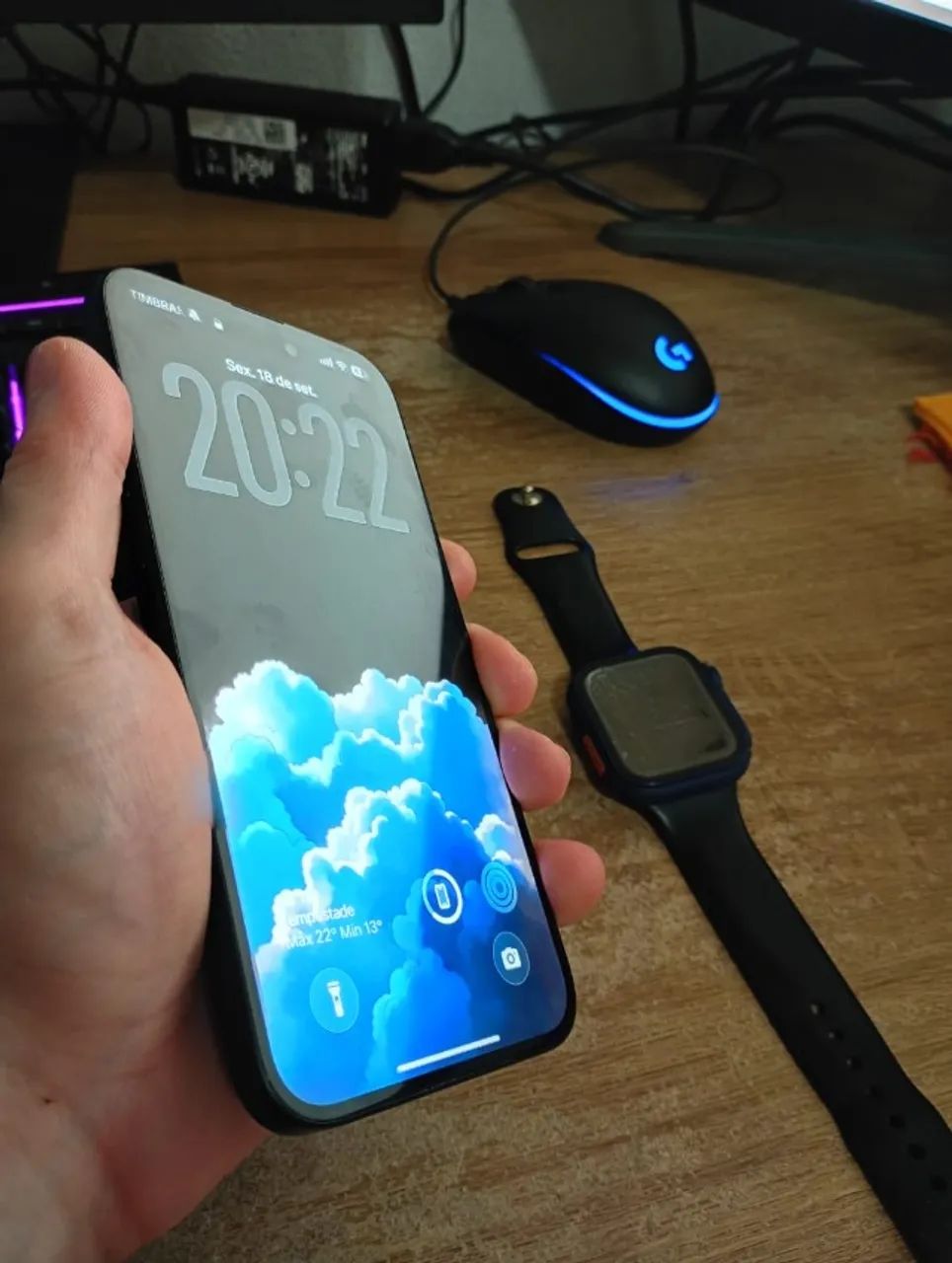 iPhone 16 Plus 128GB + Apple Watch Series 5
