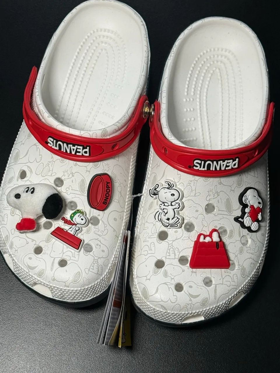 Crocs Peanuts Snoopy Classic Clog - Foto 3