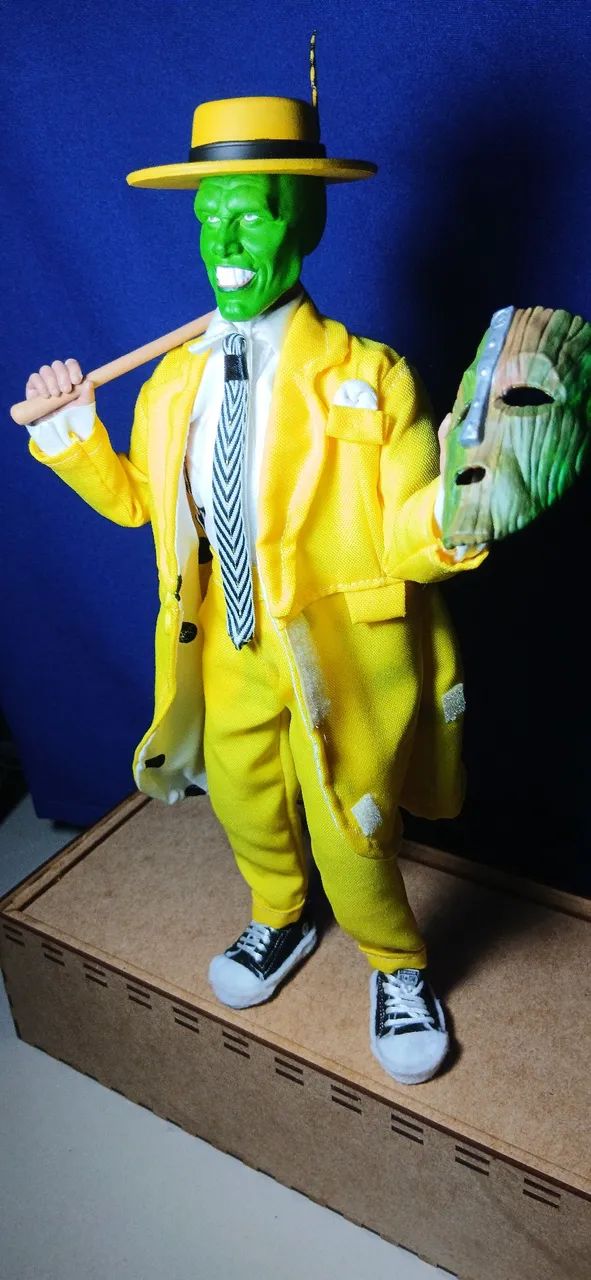 Action figure the mask 