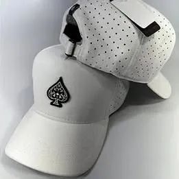 BONÉ ESPADAS BRANCO
