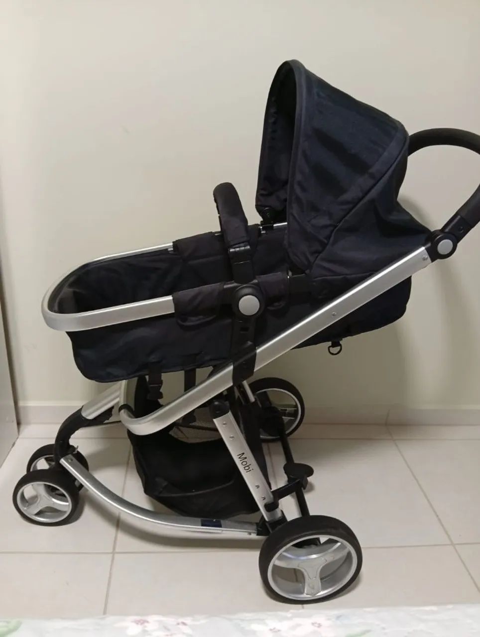 Carrinho de bebê semi novo 