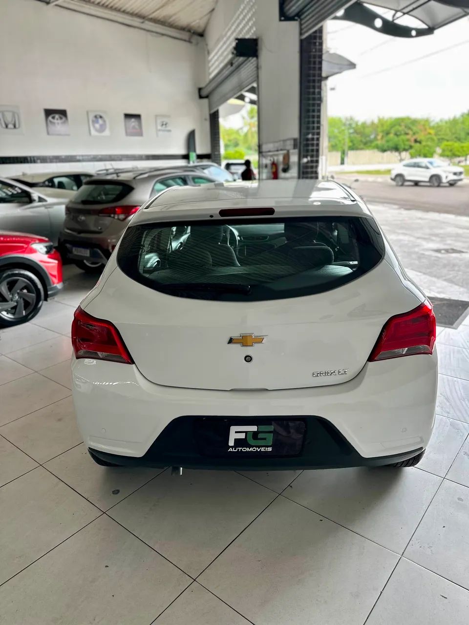 Chevrolet Onix Hatch LT 1.4 8V Flex Aut. 4P 2017 - Foto 5