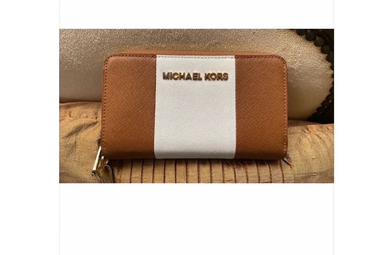 Clutch Michael Kors . Pouco uso . 