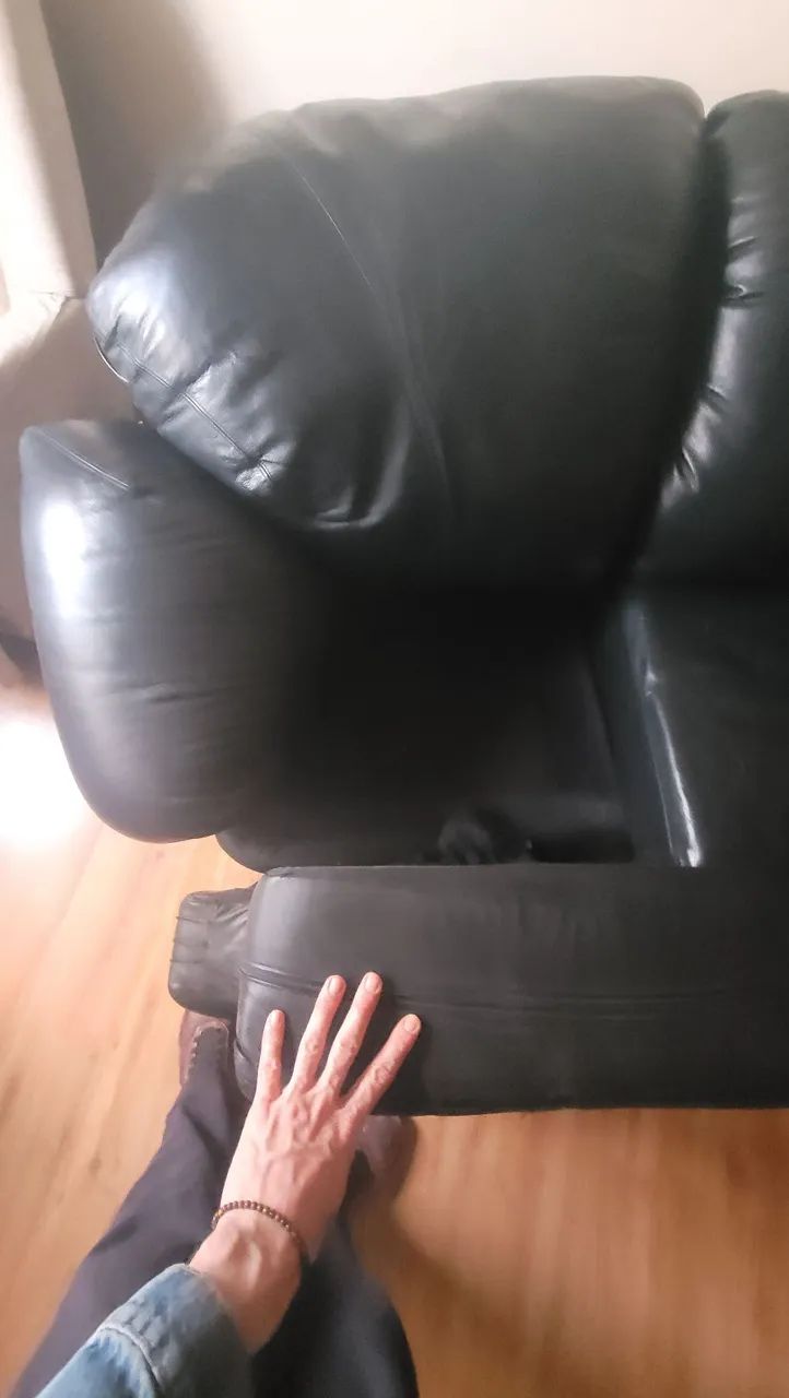 Sofá de couro legítmo preto