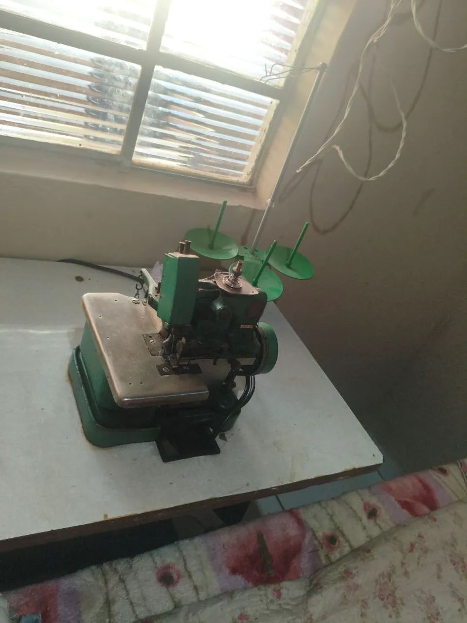 máquina Galoneira e máquina overloque  - Foto 4