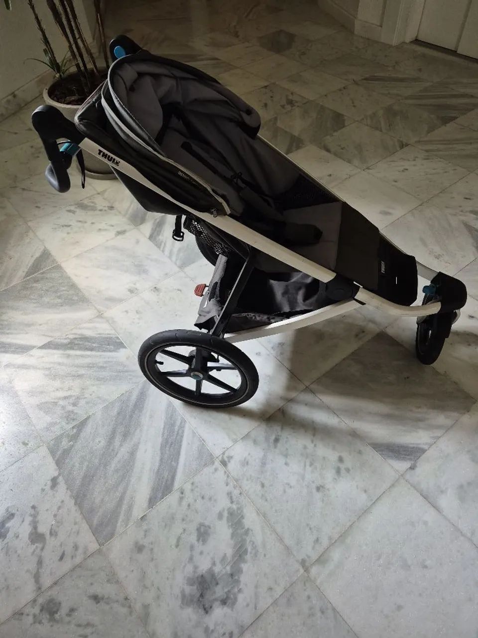 Carrinho de bebê Thule Urban( produto importado) - Foto 2