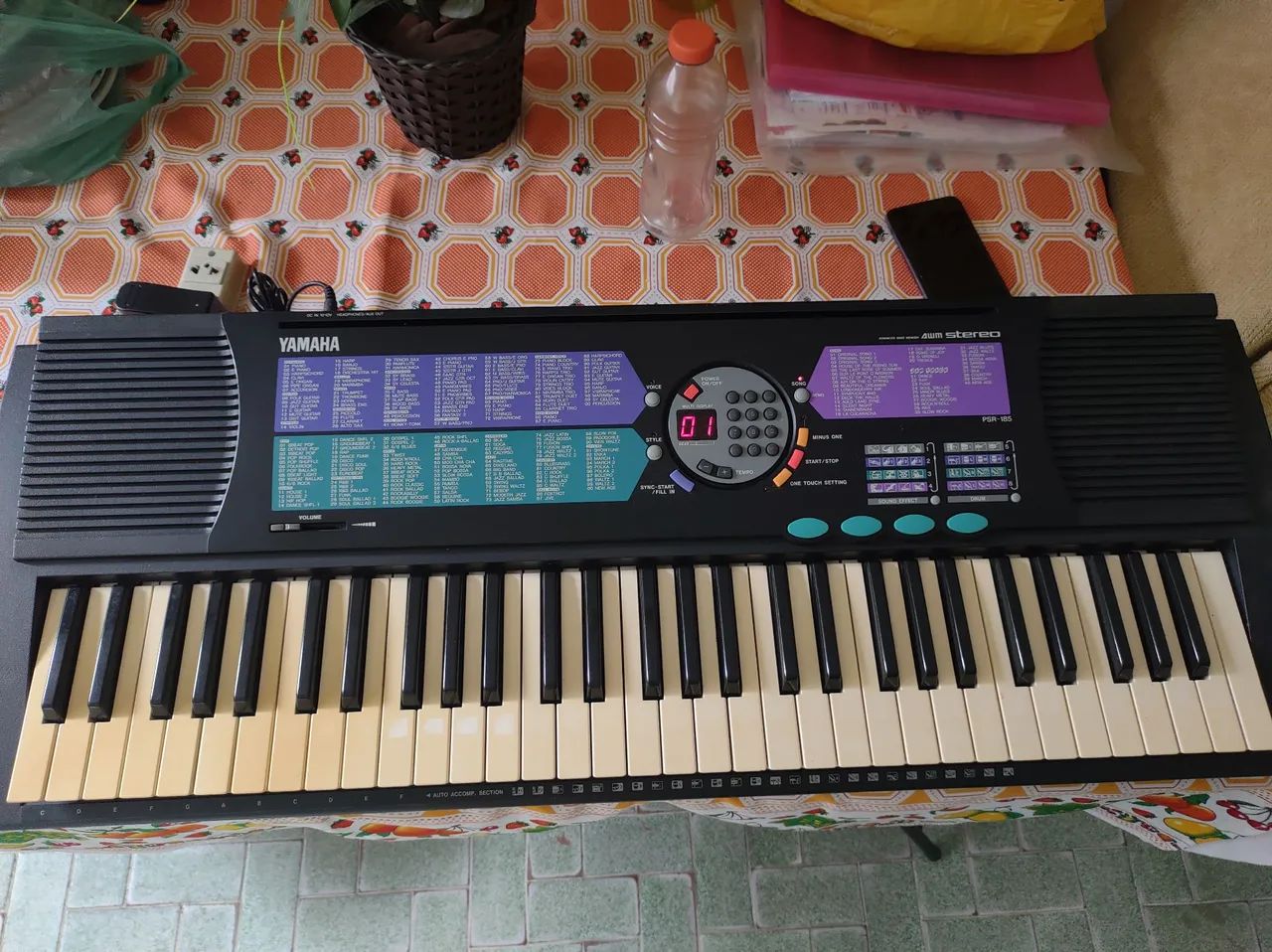 Teclado Yamaha PSR185