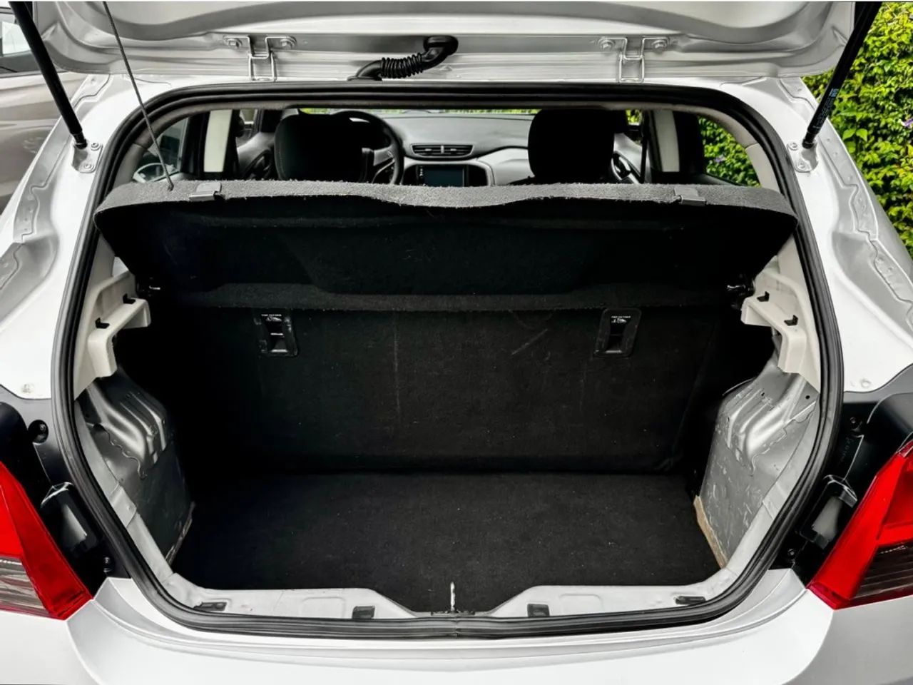 Chevrolet Onix JOY Hatch 1.0 8V Flex Mec. 4P, foto 8 de 9