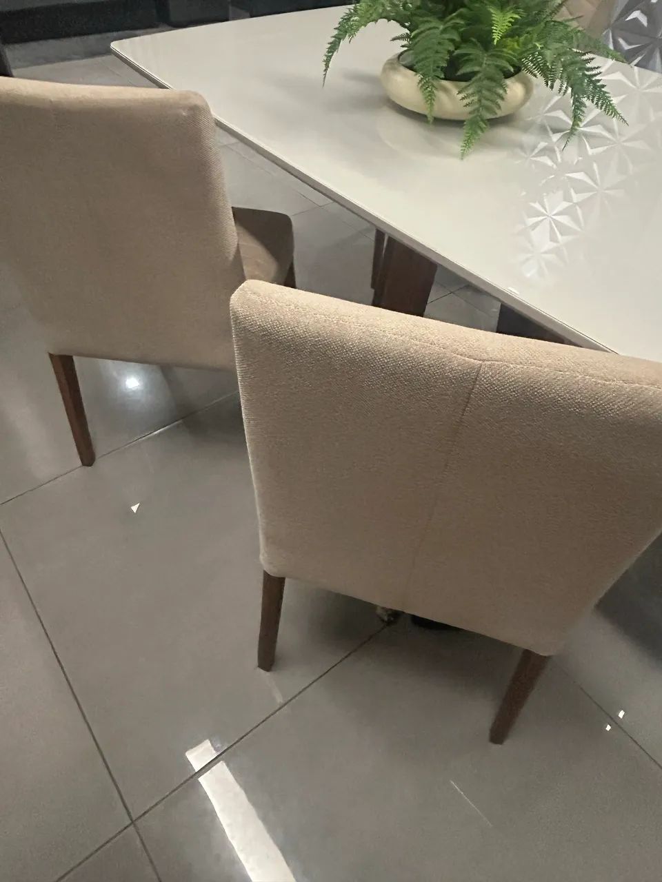 Jogo de Mesa 6 lugares com cadeiras - Foto 4