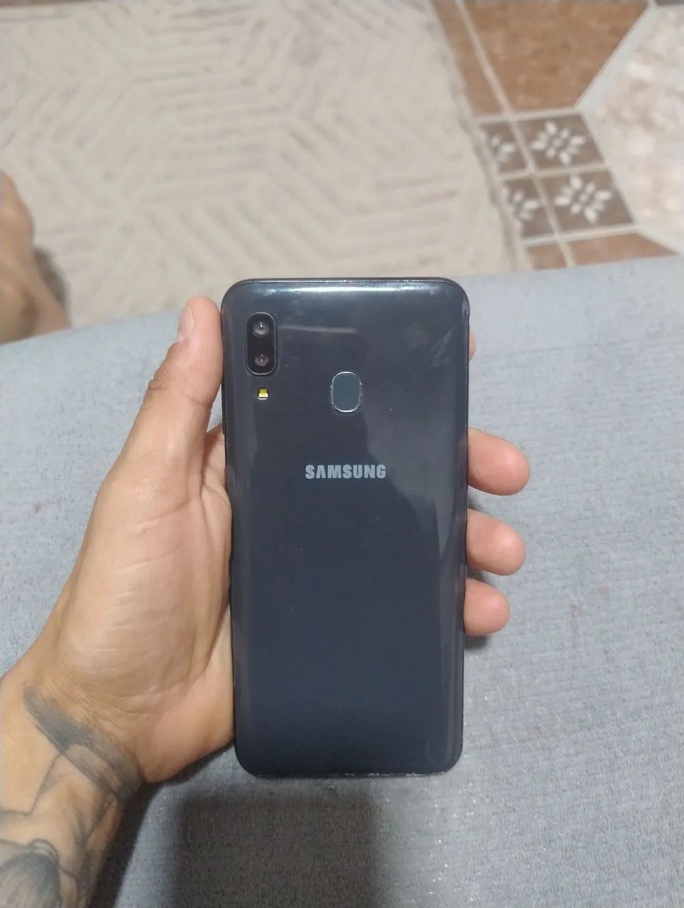 Celular baratinho 