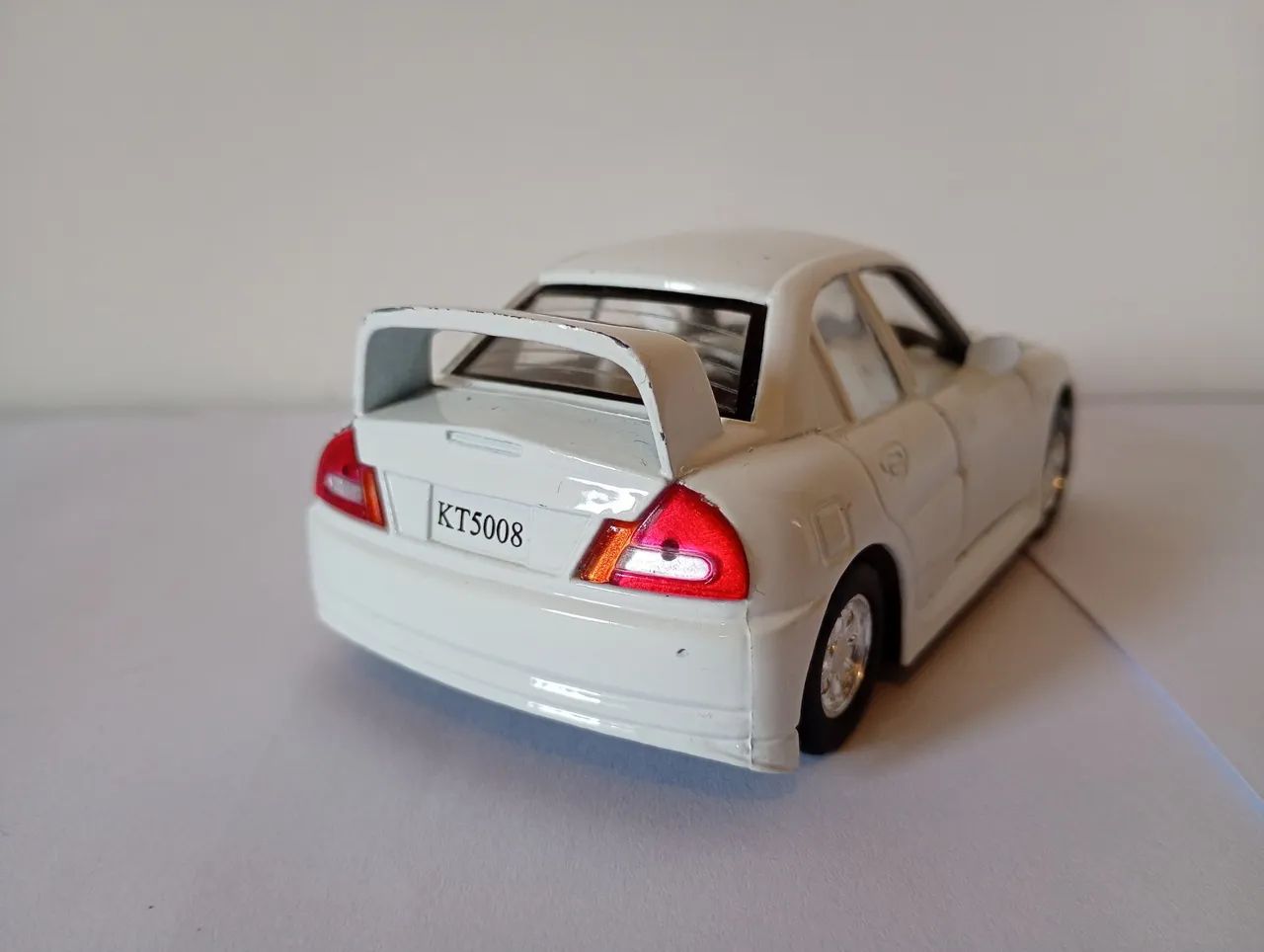 Kintoy - Miniatura Mitsubishi Lancer Evolution  - Foto 3