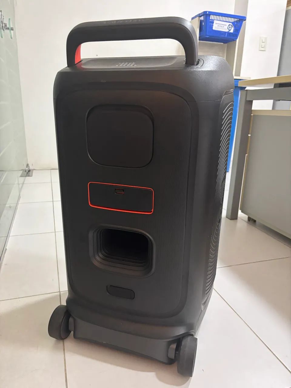 Caixa de som JBL PartyBox 520 com microfone  - Foto 5