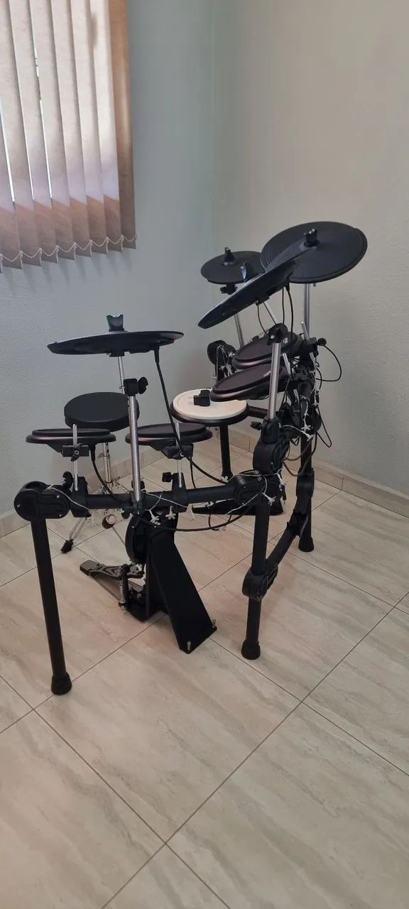 BATERIA ELETRÔNICA Marca: X-Pro / Modelo: C.Ibanez Ed100 / Cor: Preto