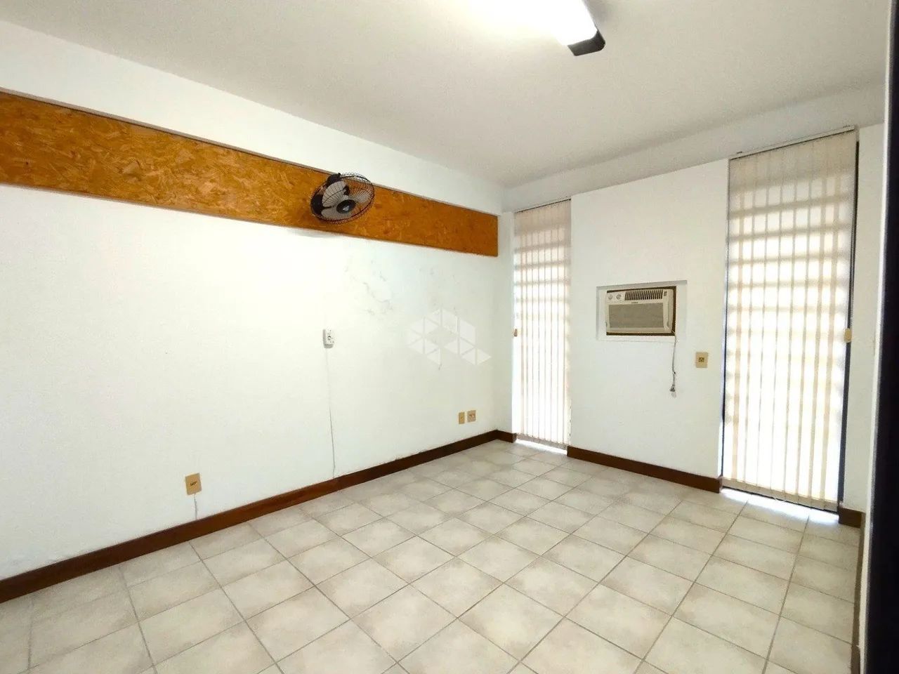 Vende conjunto comercial com 07 salas - Foto 3