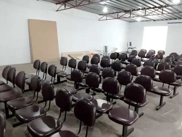Cadeiras para palcos e igrejas e outros. - Foto 3
