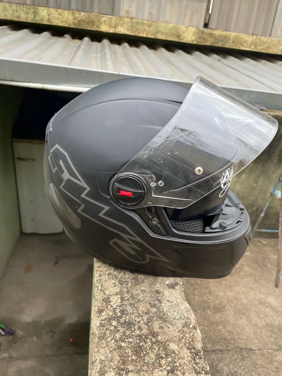 Capacete FW3 conservado - Foto 3