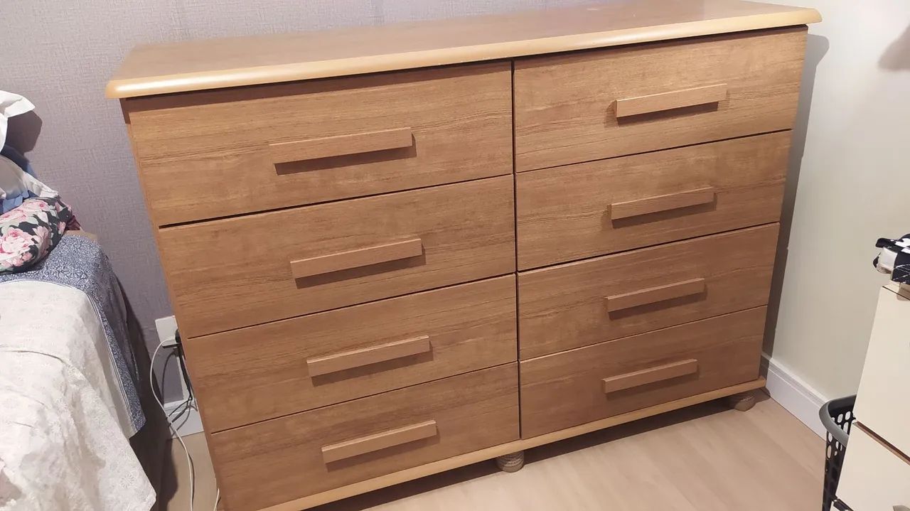 Cômoda 8 gavetas