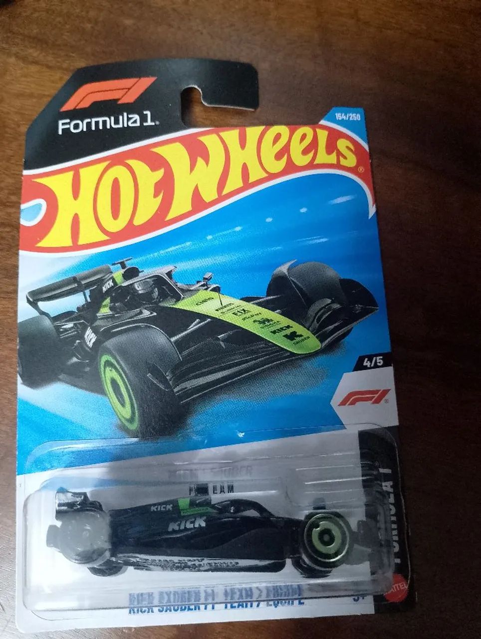 Miniatura HOT WHEELS FORMULA 1 KICK SAUBER - Escala 1:64
