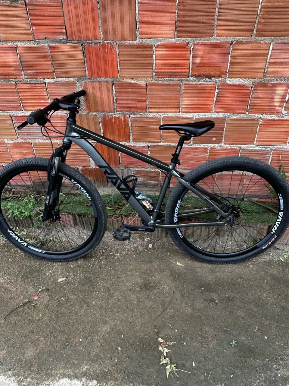 Bicicleta Rava aro 29,tamanho quadro 17 e machas 2x10