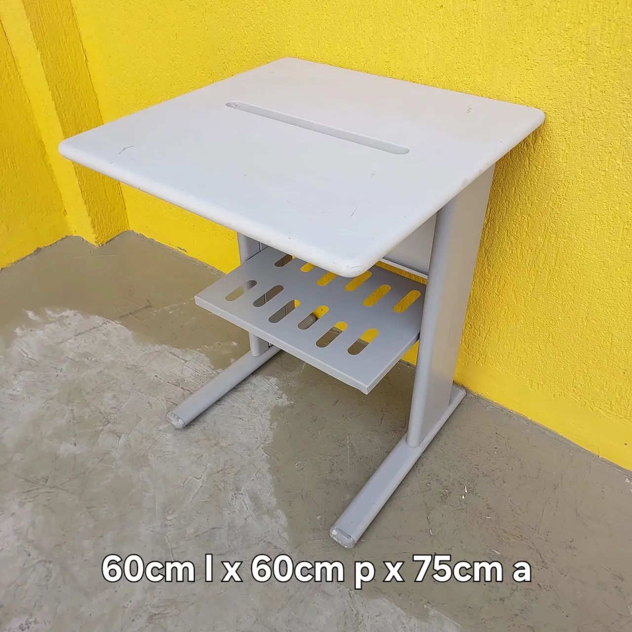 Mesa auxiliar  - Foto 2