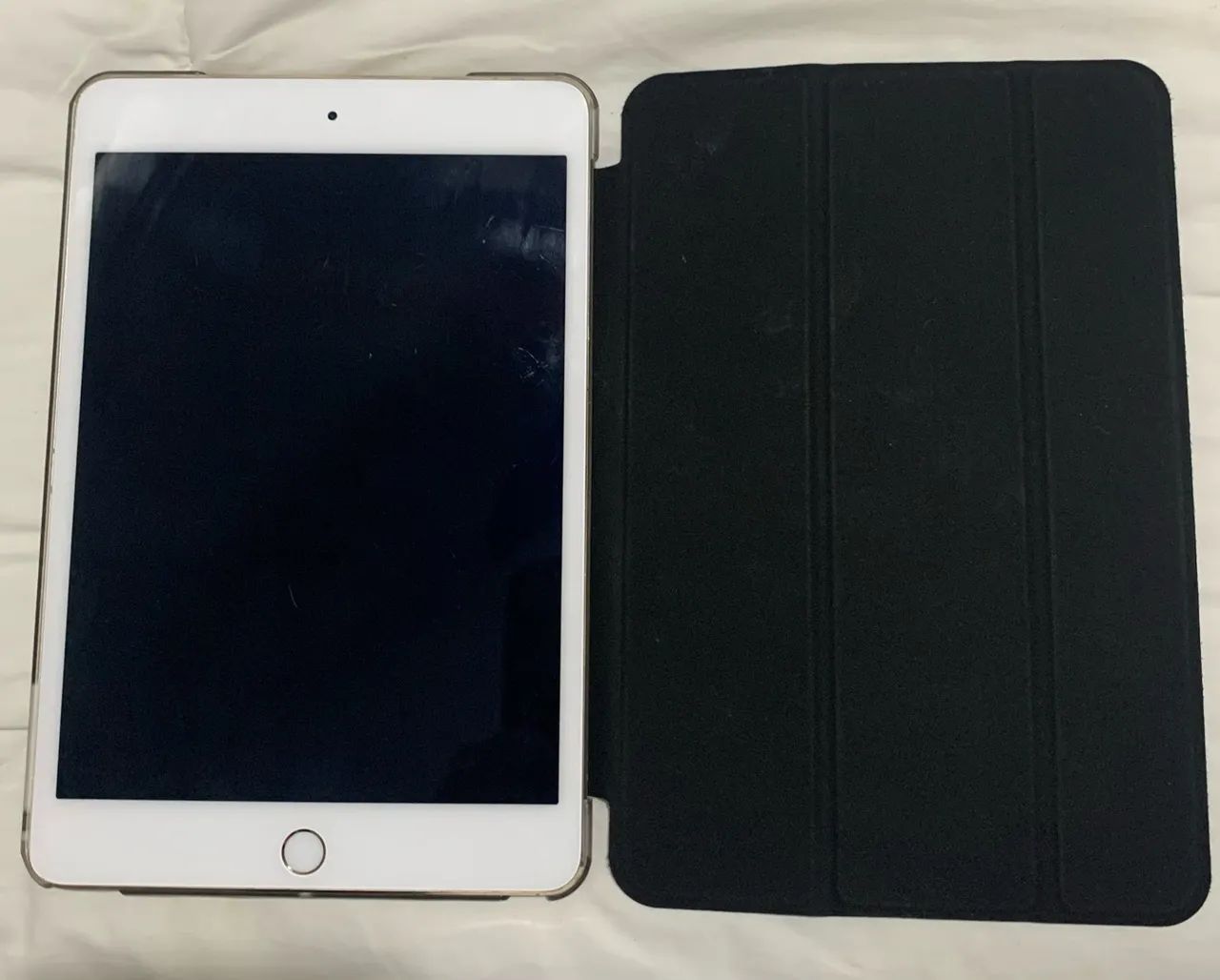 iPad Mini 4 Dourado 16GB - Conservado + Capas de Brinde!