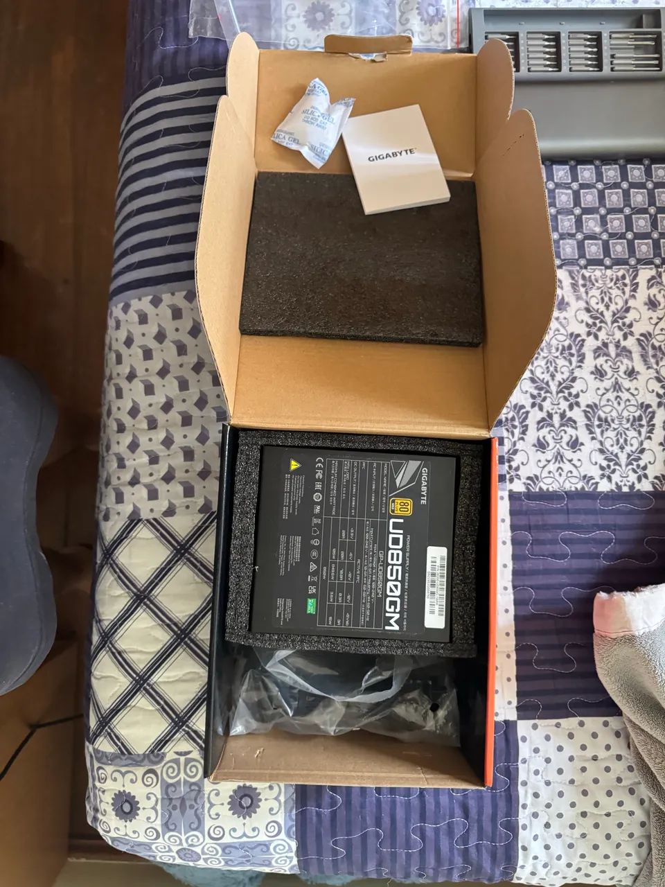 Fonte GIGABYTE 850W FULL MODULAR UD850GM - Foto 3