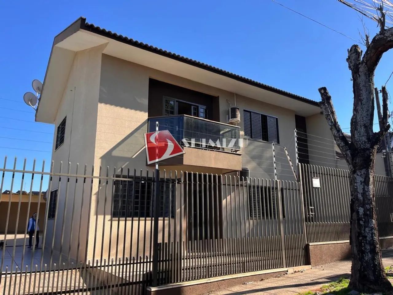 Sobrado à venda em Maringá, Jardim Imperial II, com 4 quartos, com 154 m²