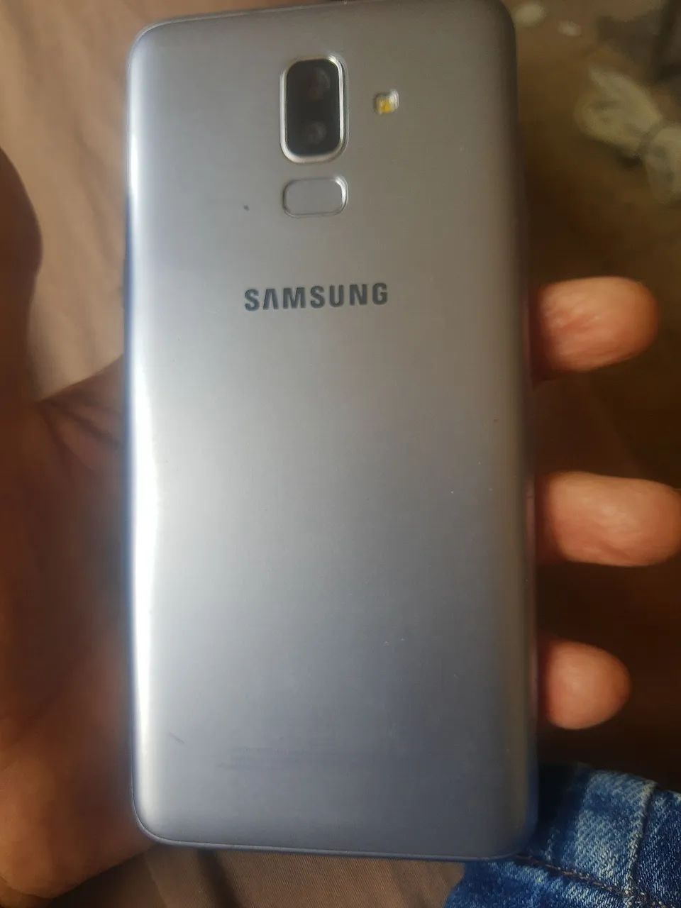 Samsung J8