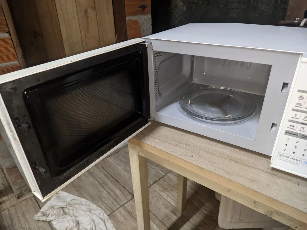 Microondas LG 26L funcionando perfeitamente. - Foto 2