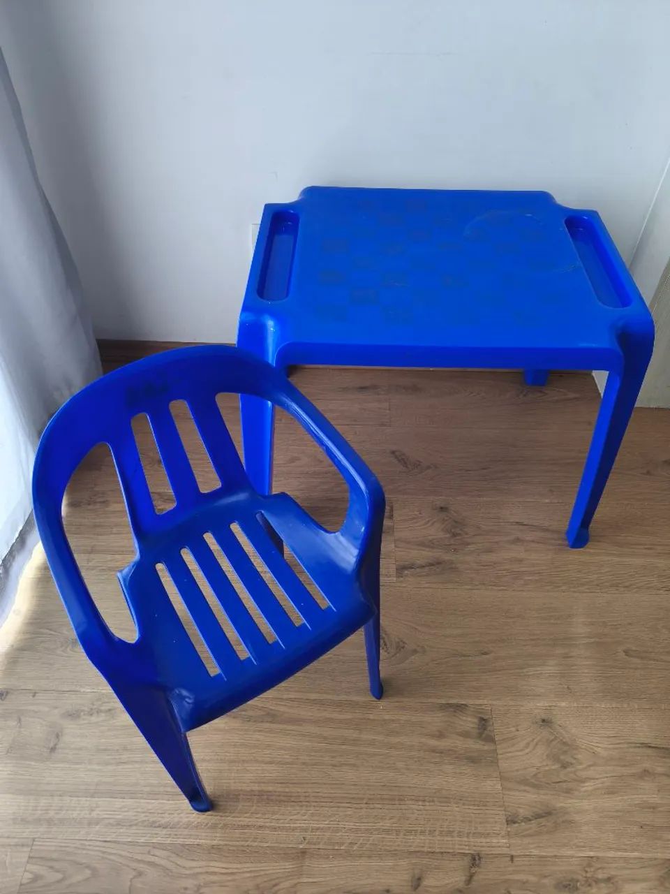 Mesa com Cadeira Infantil de Atividades 