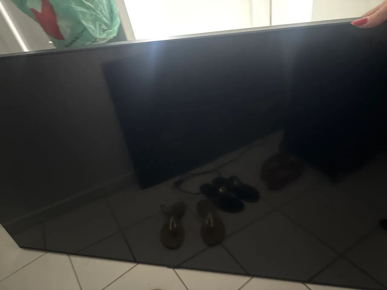 Vendo tv 60 polegadas com risco no led qd liga