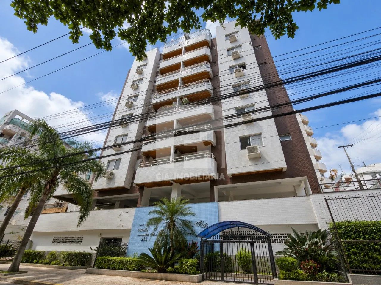 Apartamento 3 quartos semi mobiliado na Trindade