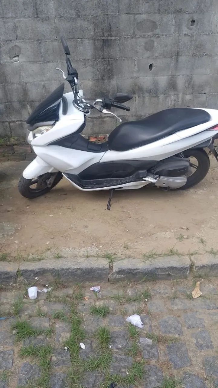 HONDA PCX AUTOMATICA 2015 VENDO