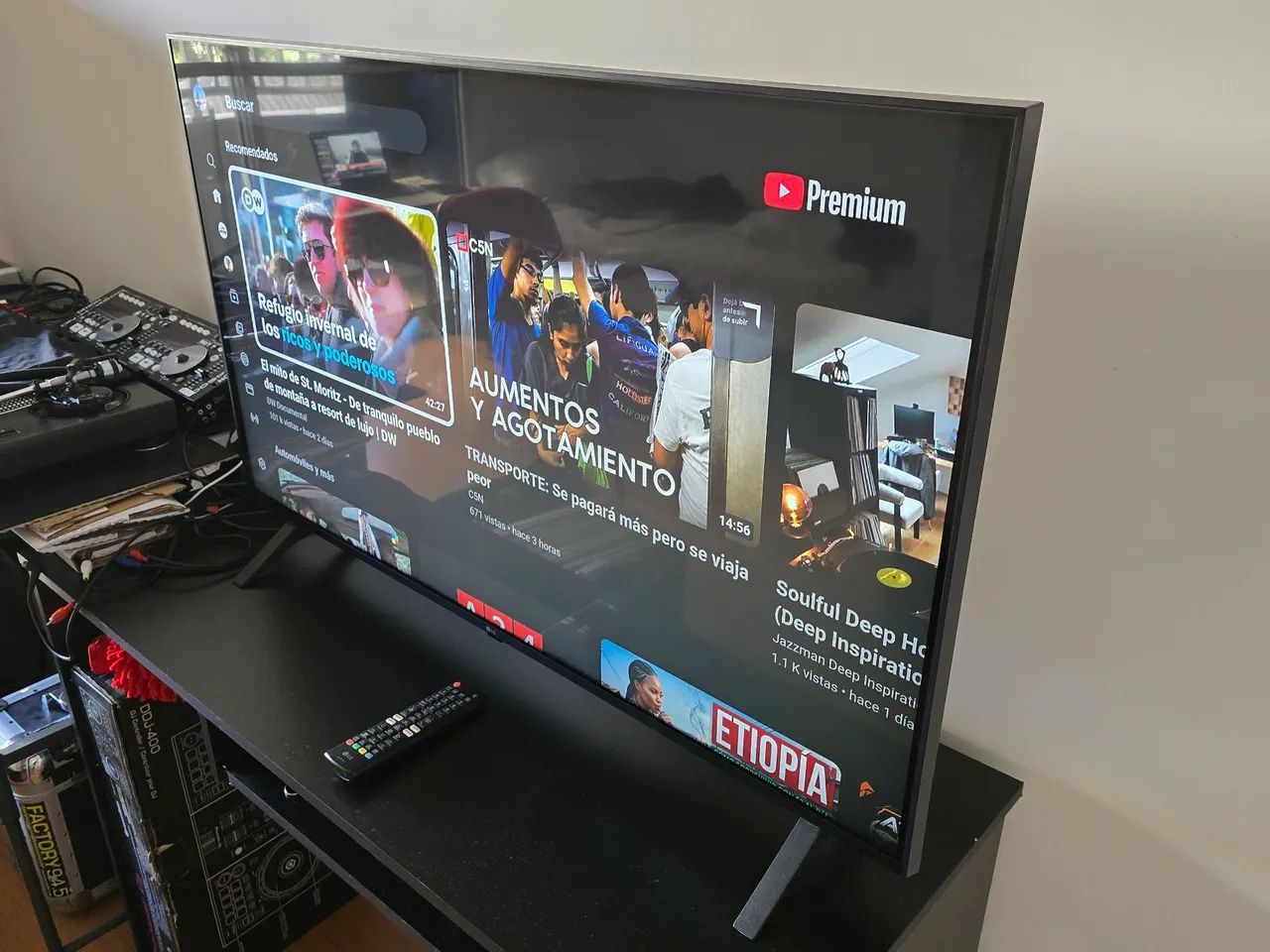 Smart TV LG moderna 4K de 43" HDR com IA nova sem uso