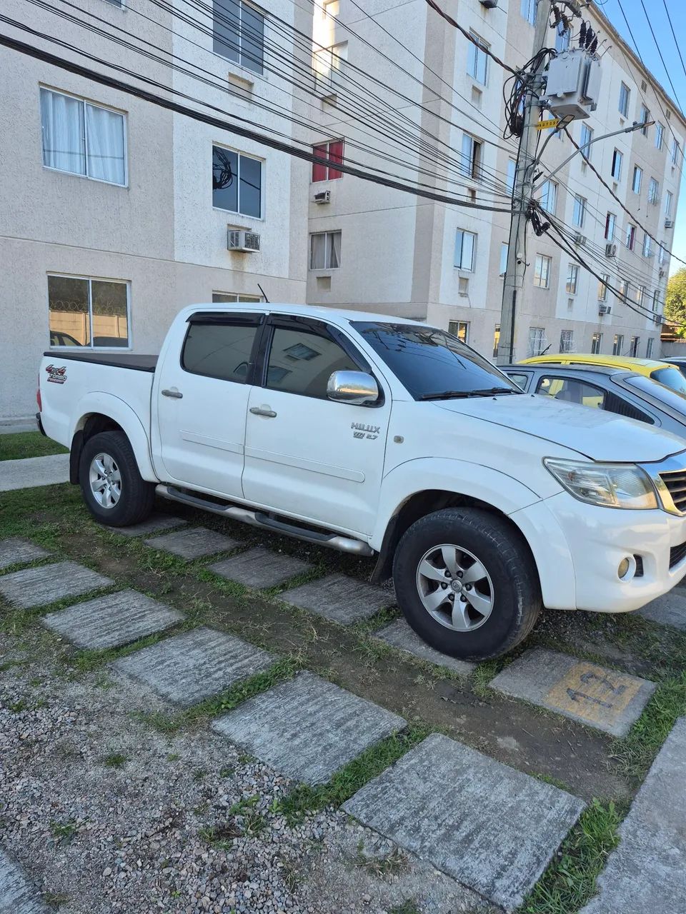 Toyota Hilux Hilux CD SR 4x2 2.7 16V/2.7 Flex Aut. 2013